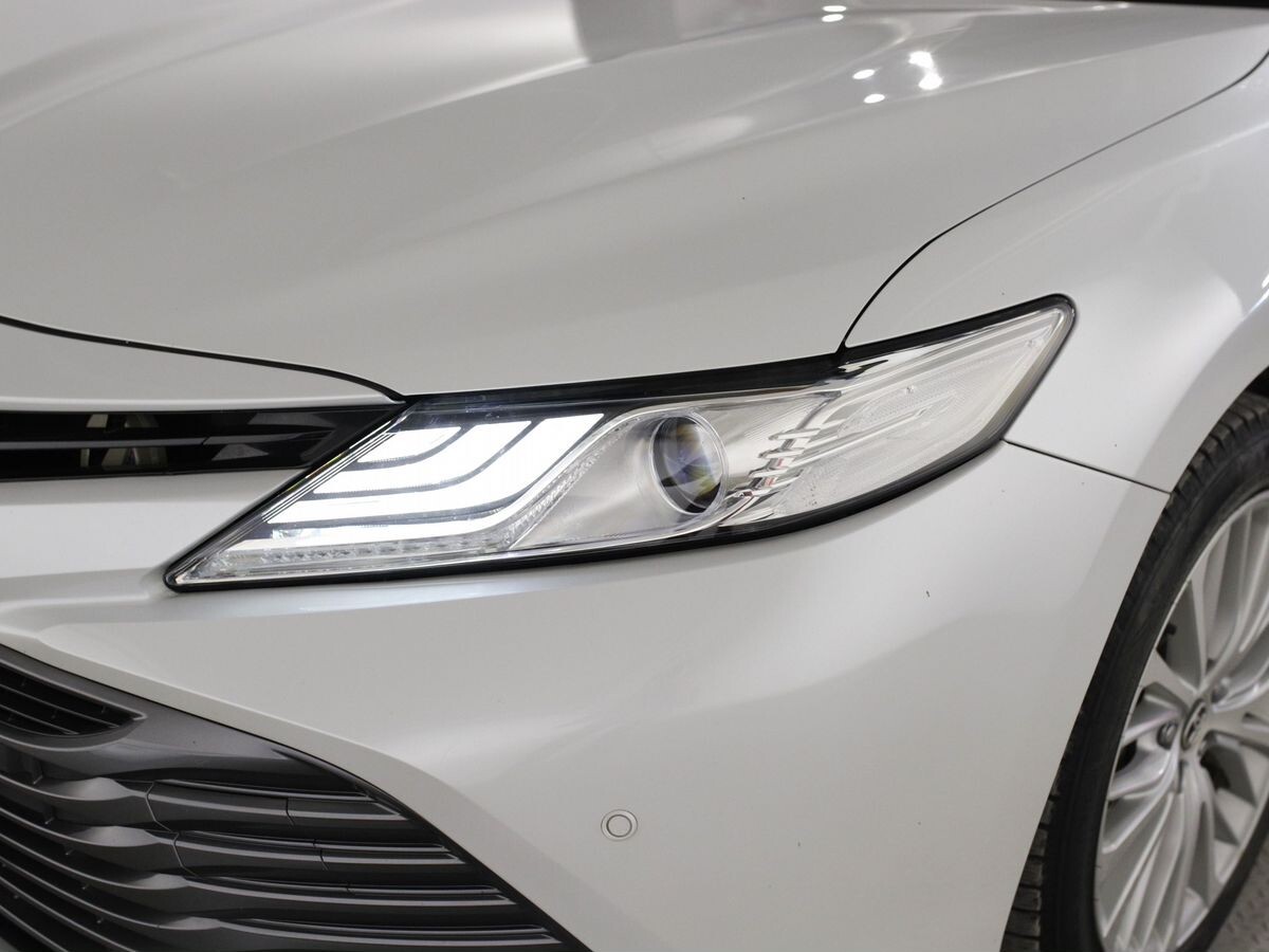 Toyota Camry 2017 - фото автомобиля