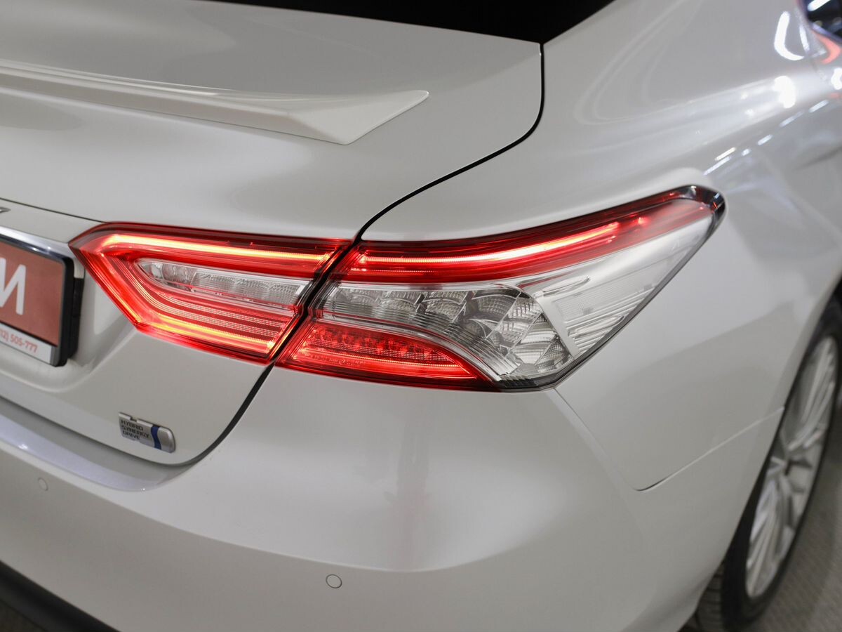 Toyota Camry 2017 - фото автомобиля