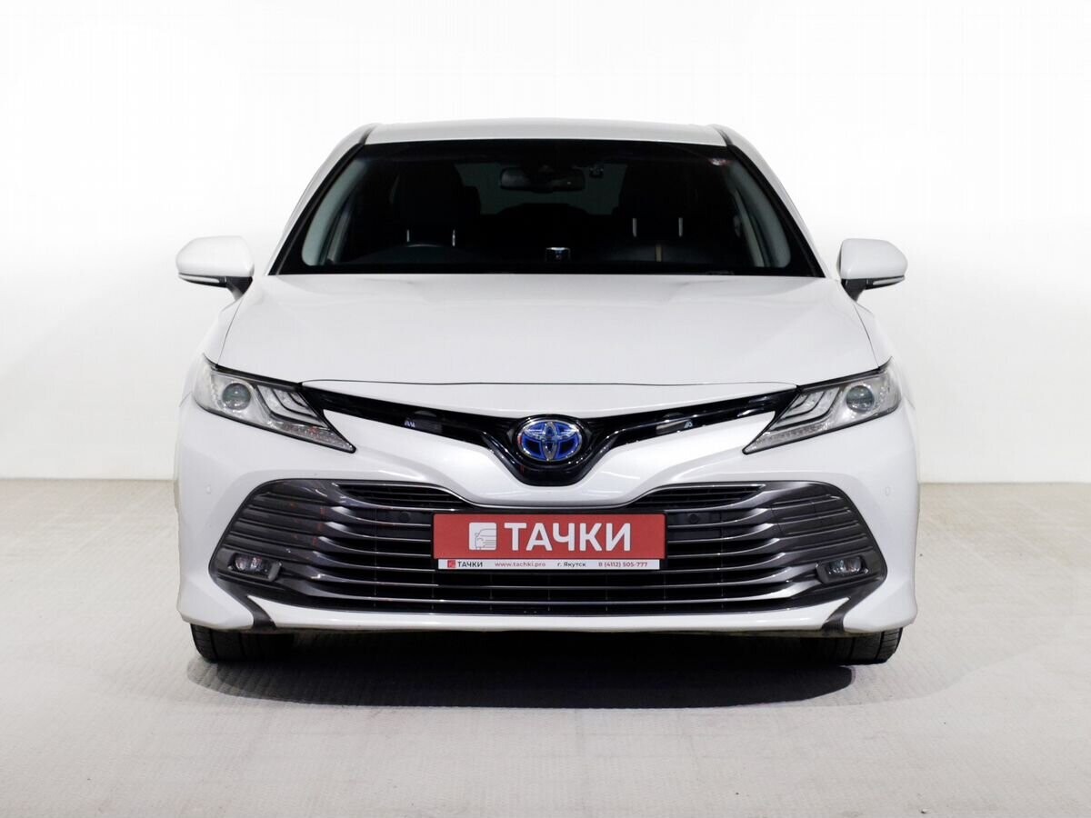 Toyota Camry 2017 - фото автомобиля