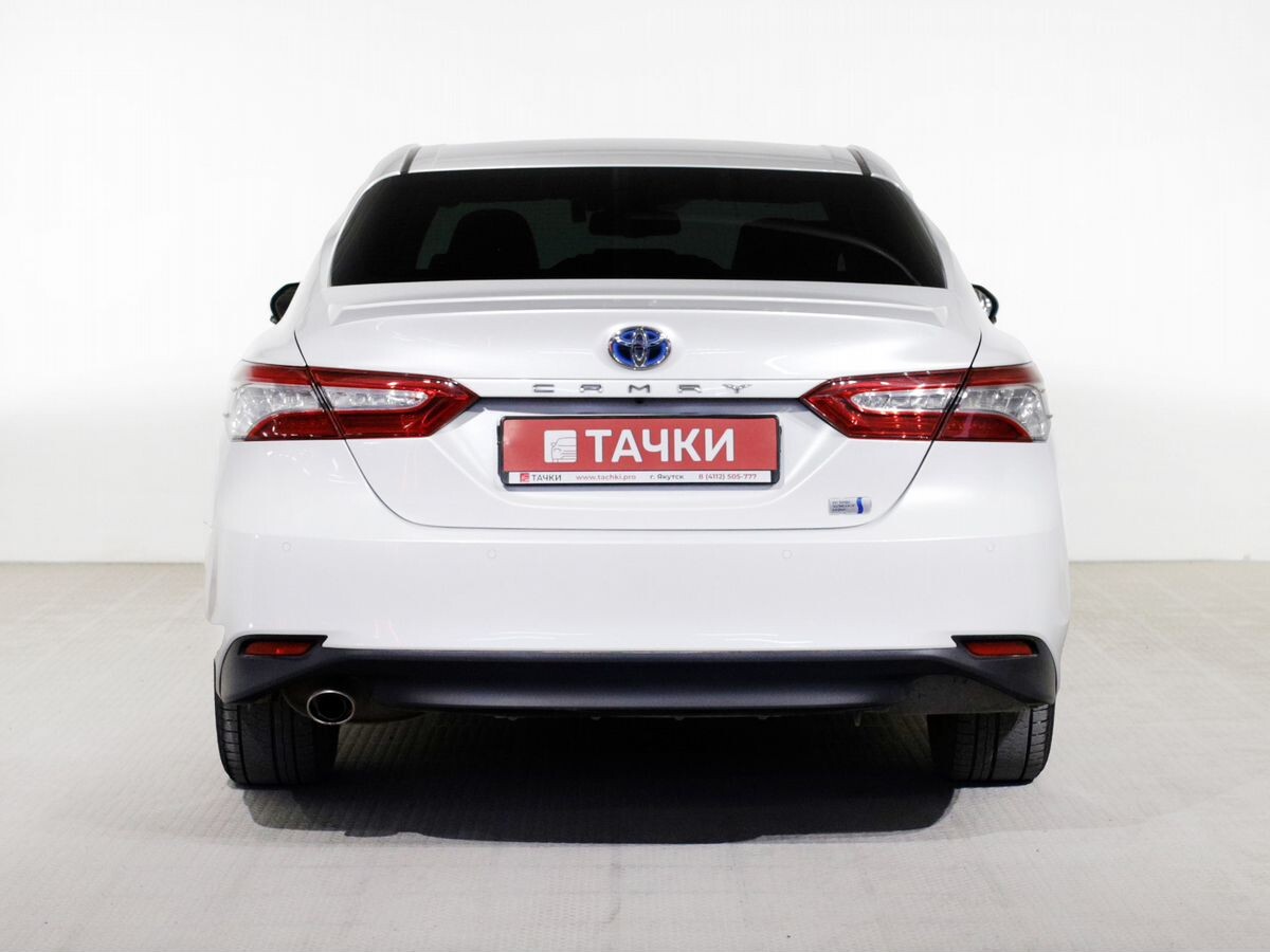 Toyota Camry 2017 - фото автомобиля