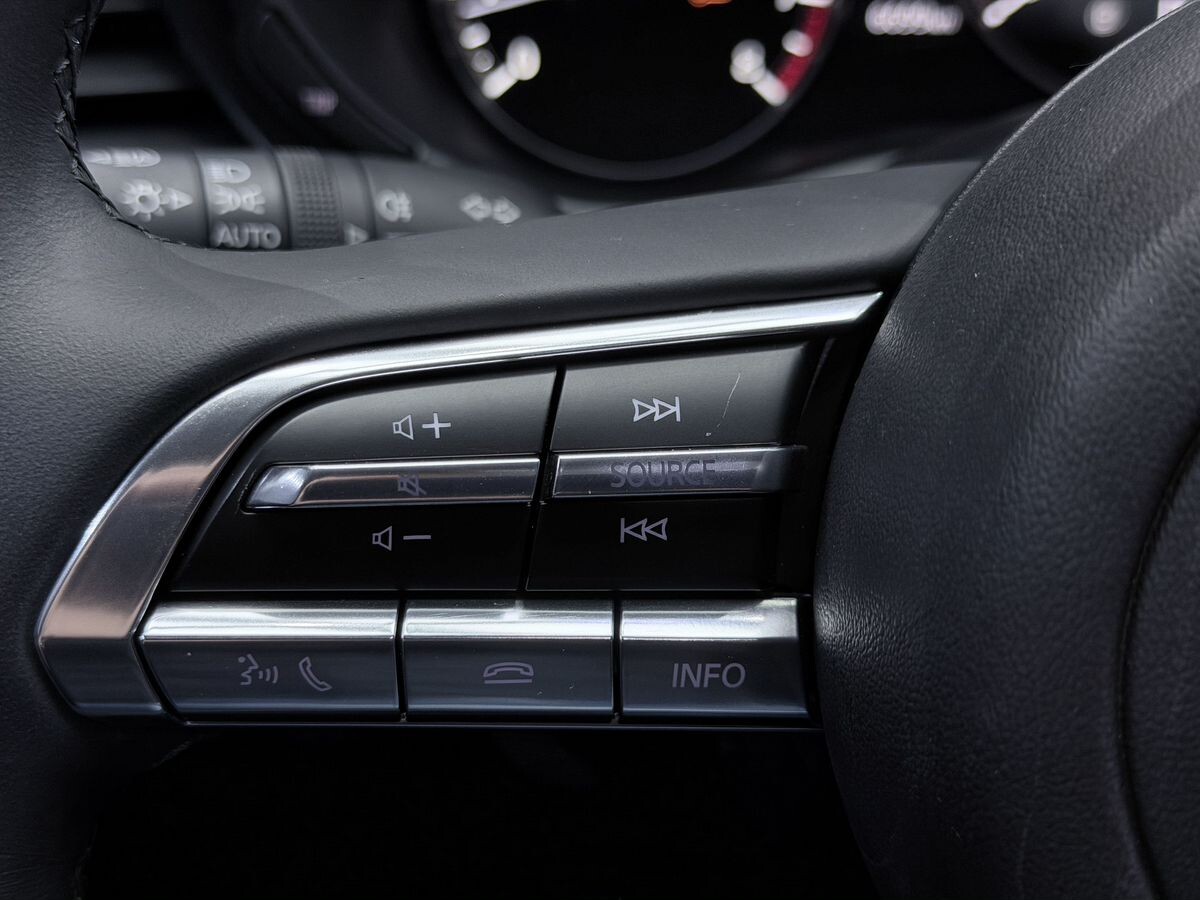 Mazda CX-30 2023 - фото автомобиля