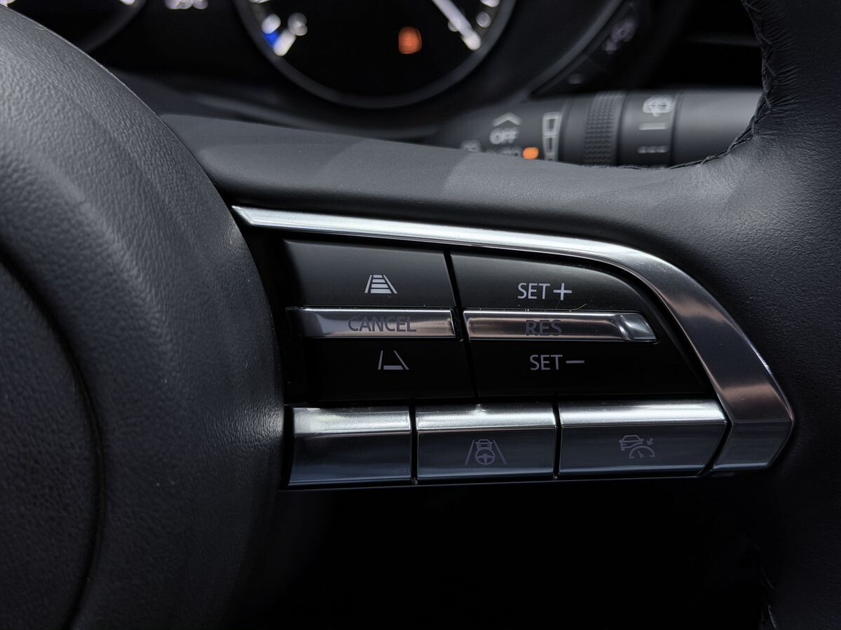 Mazda CX-30 2023 - фото автомобиля
