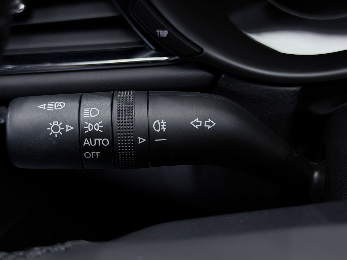 Mazda CX-30 2023 - фото автомобиля