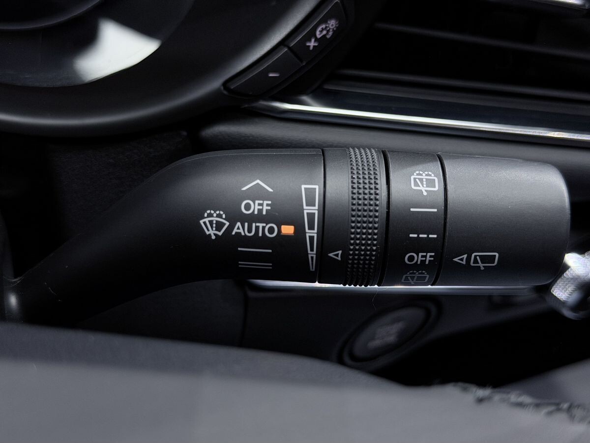 Mazda CX-30 2023 - фото автомобиля
