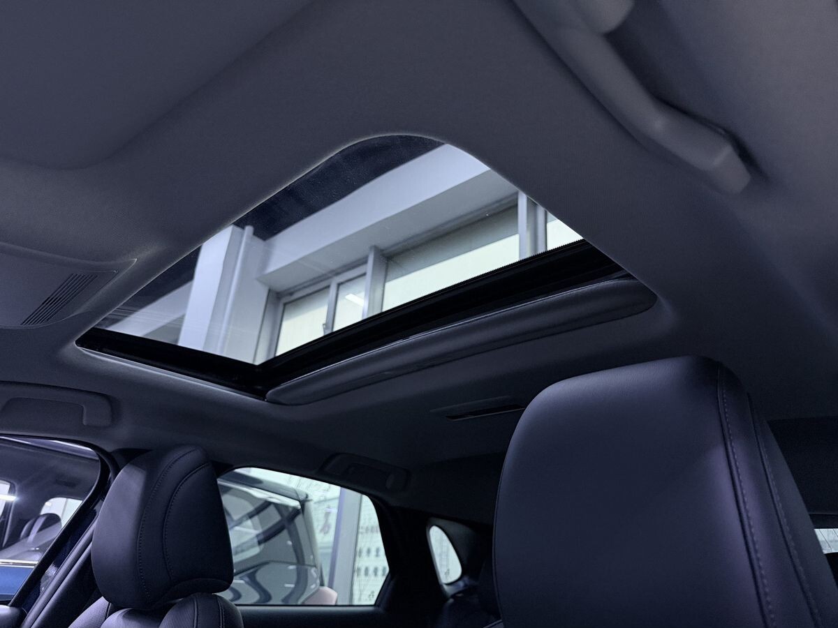 Mazda CX-30 2023 - фото автомобиля