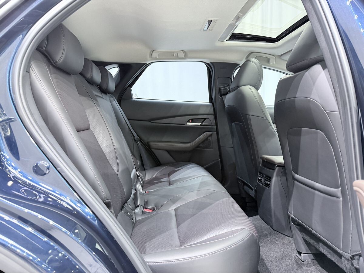 Mazda CX-30 2023 - фото автомобиля