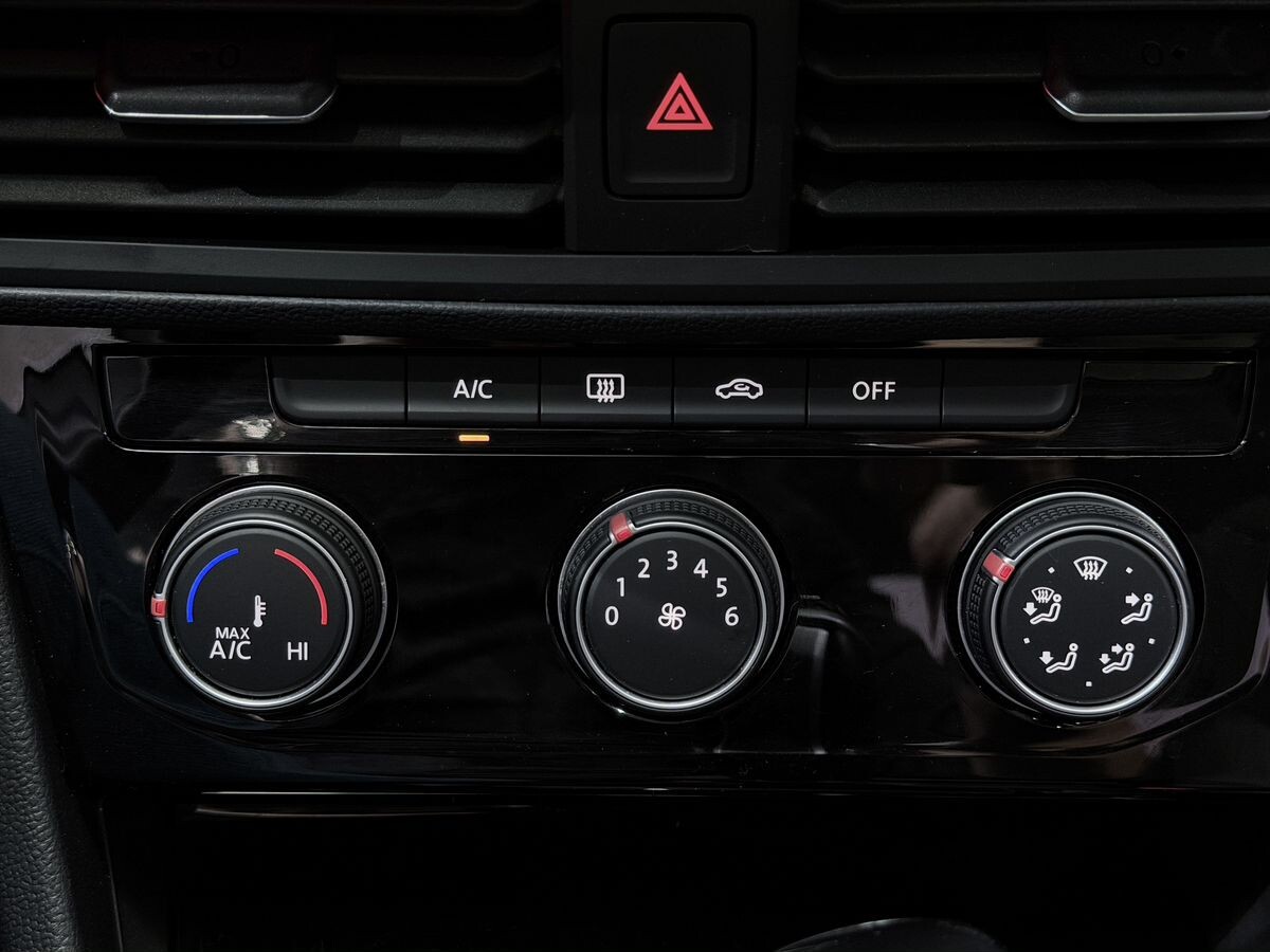 Volkswagen Sagitar L 2021 - фото автомобиля