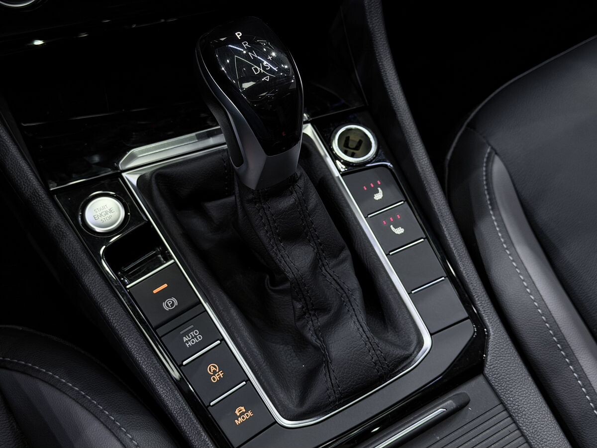 Volkswagen Sagitar L 2021 - фото автомобиля