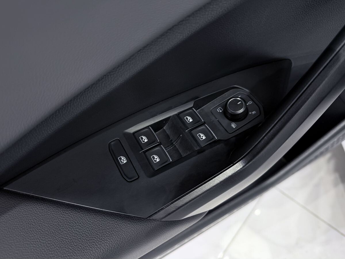 Volkswagen Sagitar L 2021 - фото автомобиля