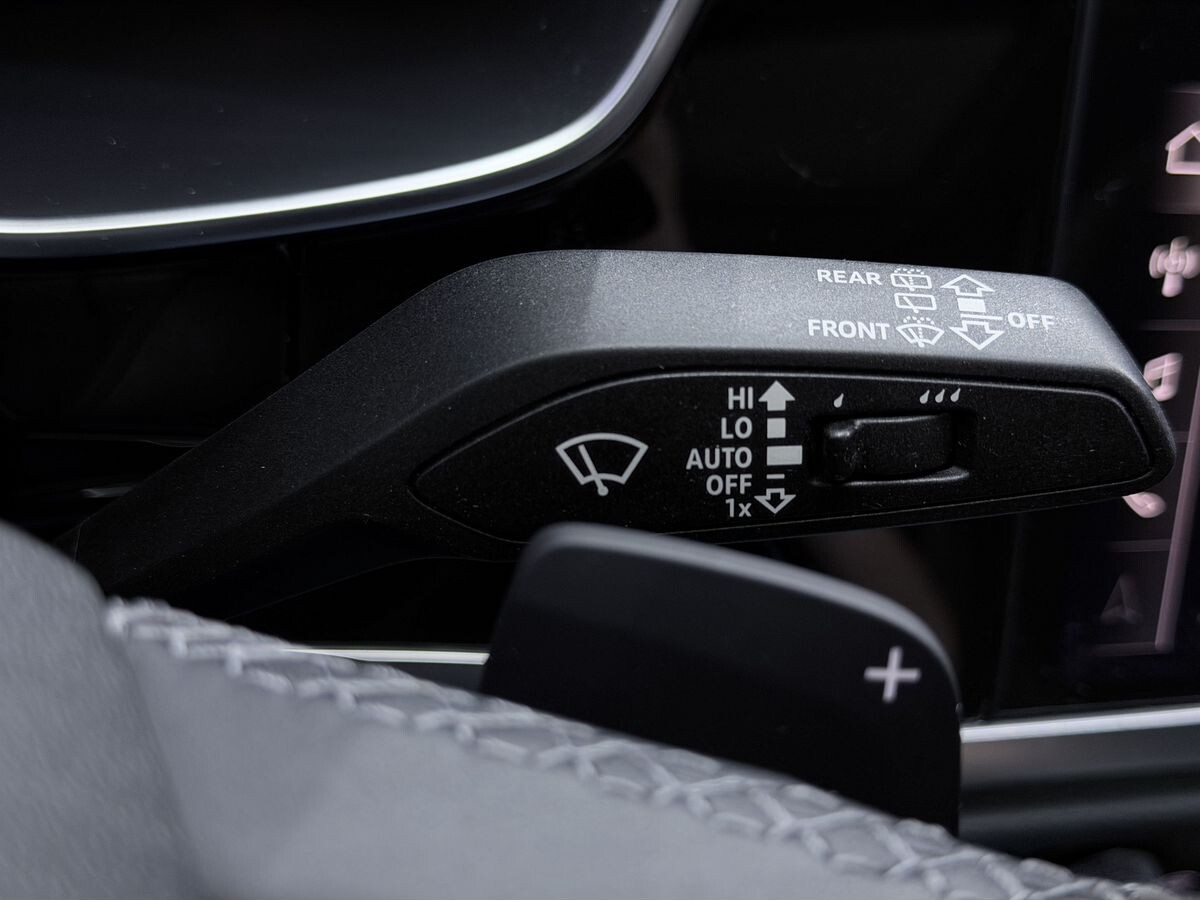 Audi Q3 2023 - фото автомобиля