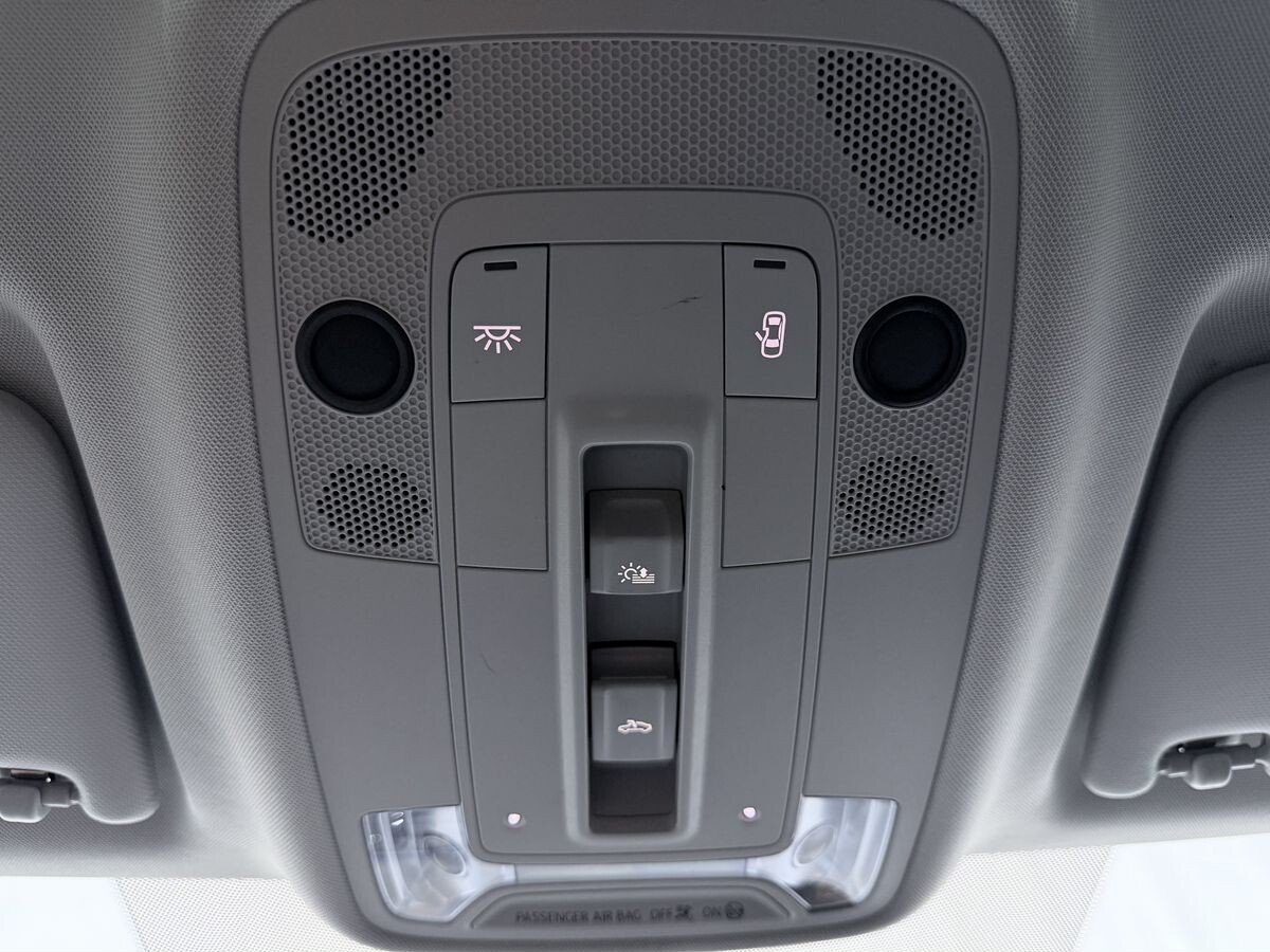 Audi Q3 2023 - фото автомобиля