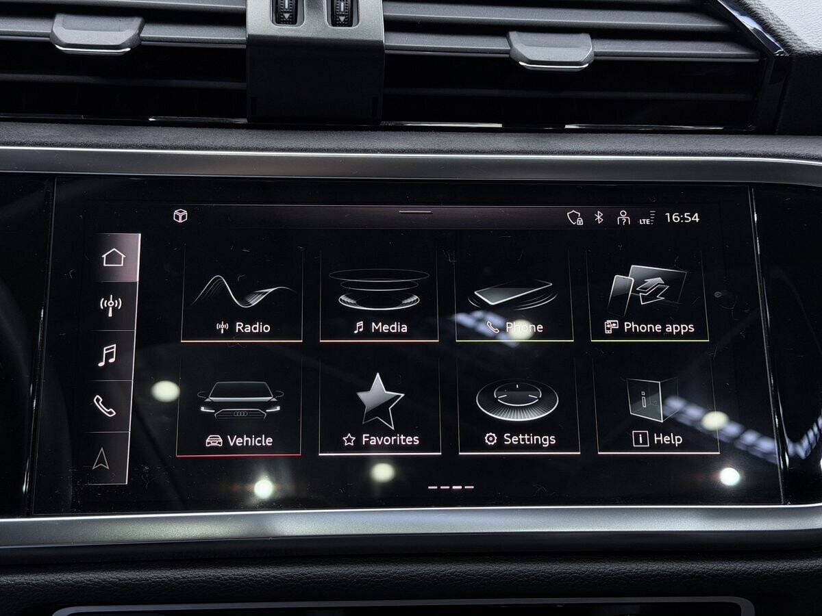 Audi Q3 2023 - фото автомобиля