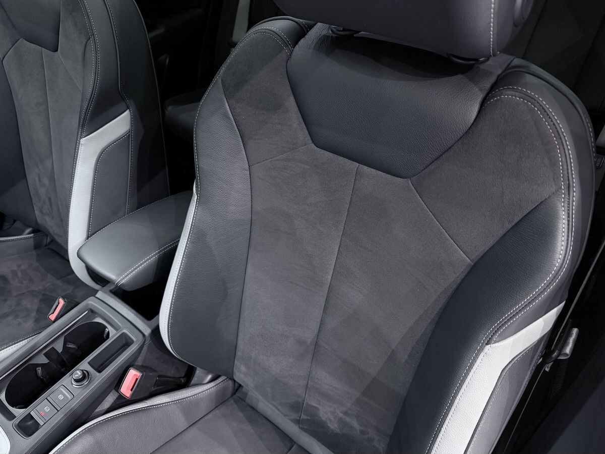Audi Q3 2023 - фото автомобиля