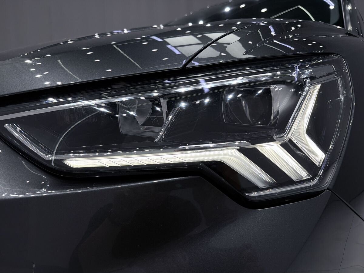 Audi Q3 2023 - фото автомобиля