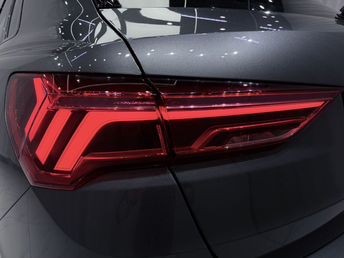 Audi Q3 2023 - фото автомобиля