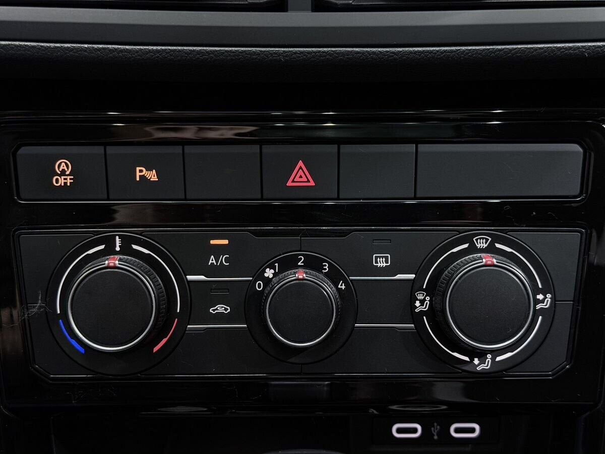 Volkswagen Tacqua 2021 - фото автомобиля