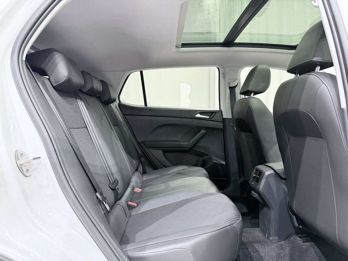 Volkswagen Tacqua 2021 - фото автомобиля