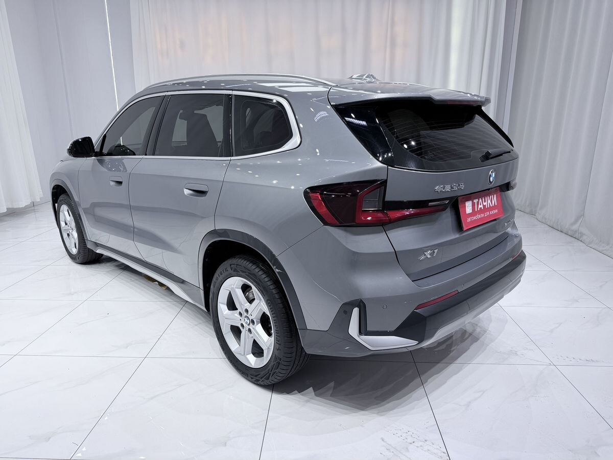 BMW X1 2023 - фото автомобиля
