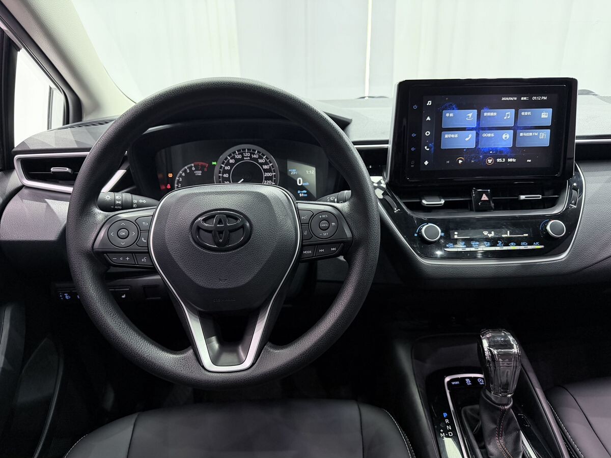 Toyota Corolla 2022 - фото автомобиля