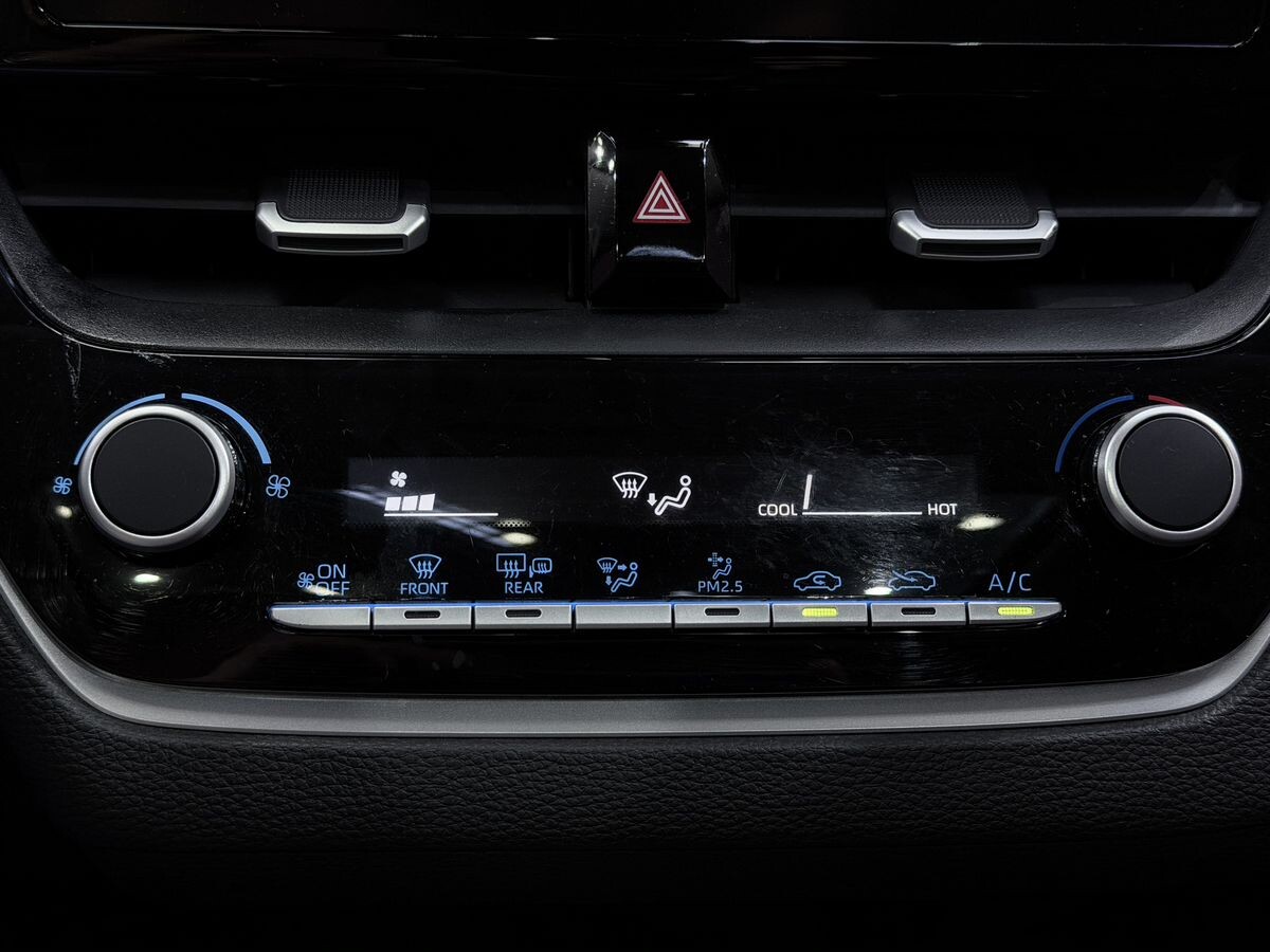 Toyota Corolla 2022 - фото автомобиля