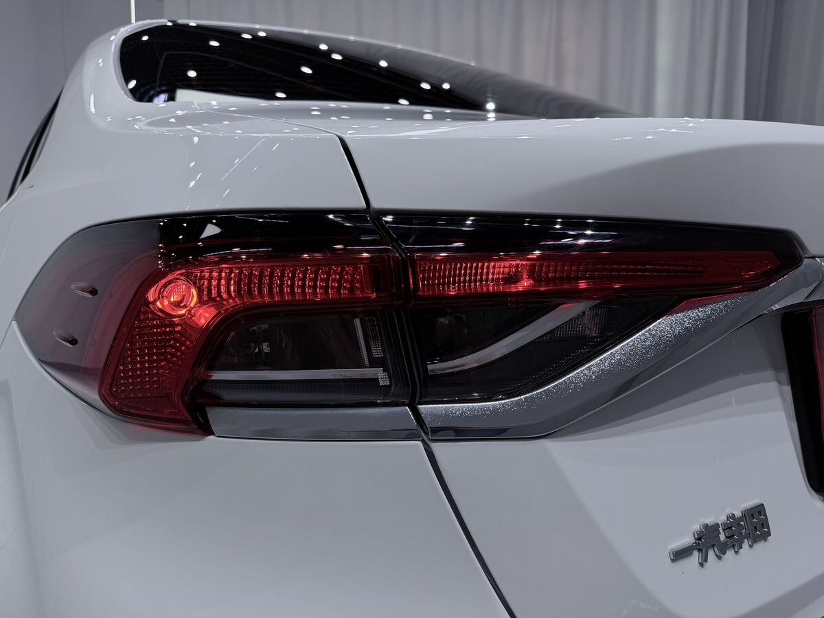 Toyota Corolla 2022 - фото автомобиля