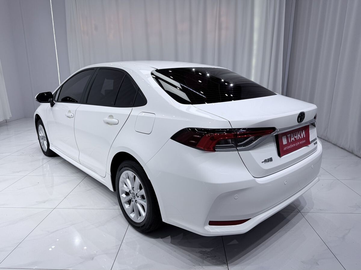 Toyota Corolla 2022 - фото автомобиля