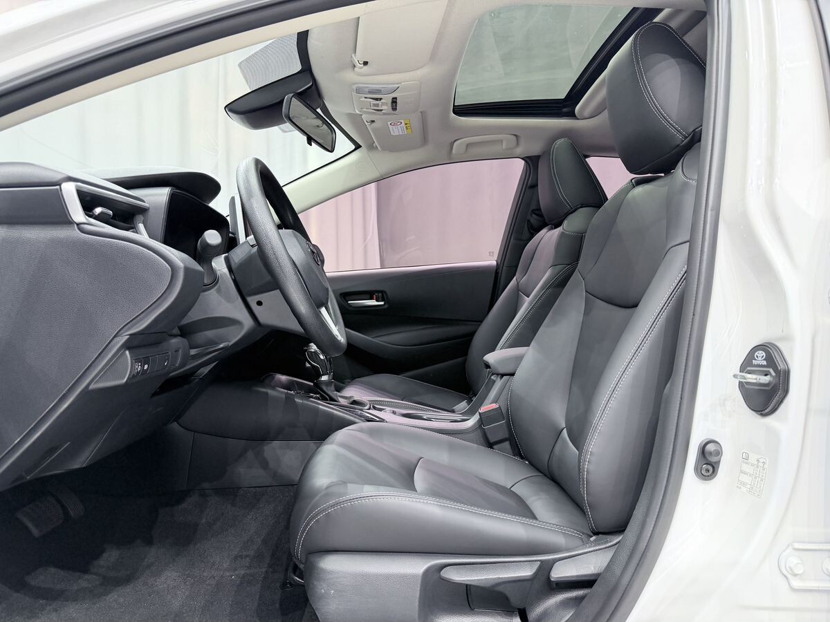 Toyota Corolla 2022 - фото автомобиля