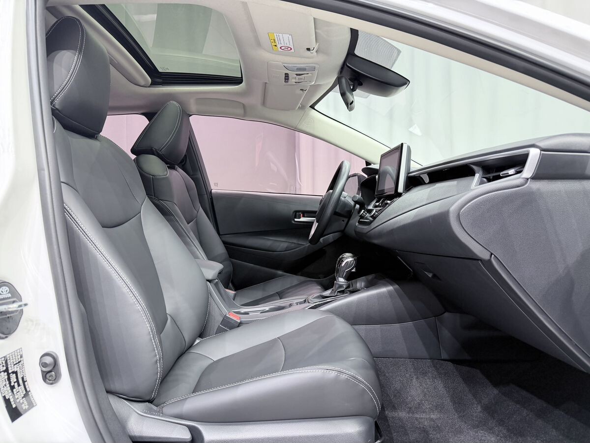 Toyota Corolla 2022 - фото автомобиля