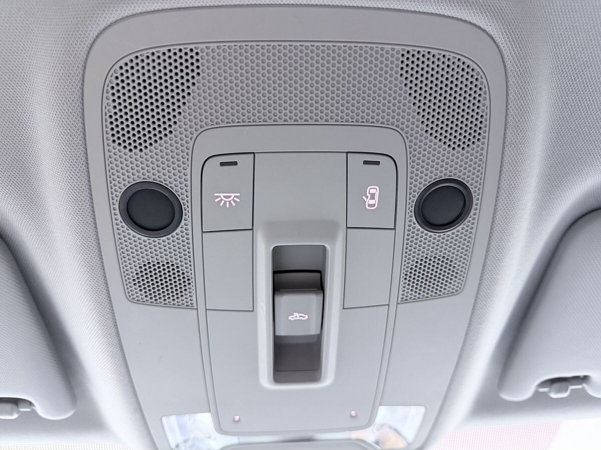 Audi Q2 2021 - фото автомобиля