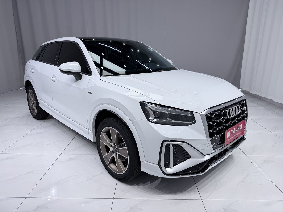 Audi Q2 2021 - фото автомобиля