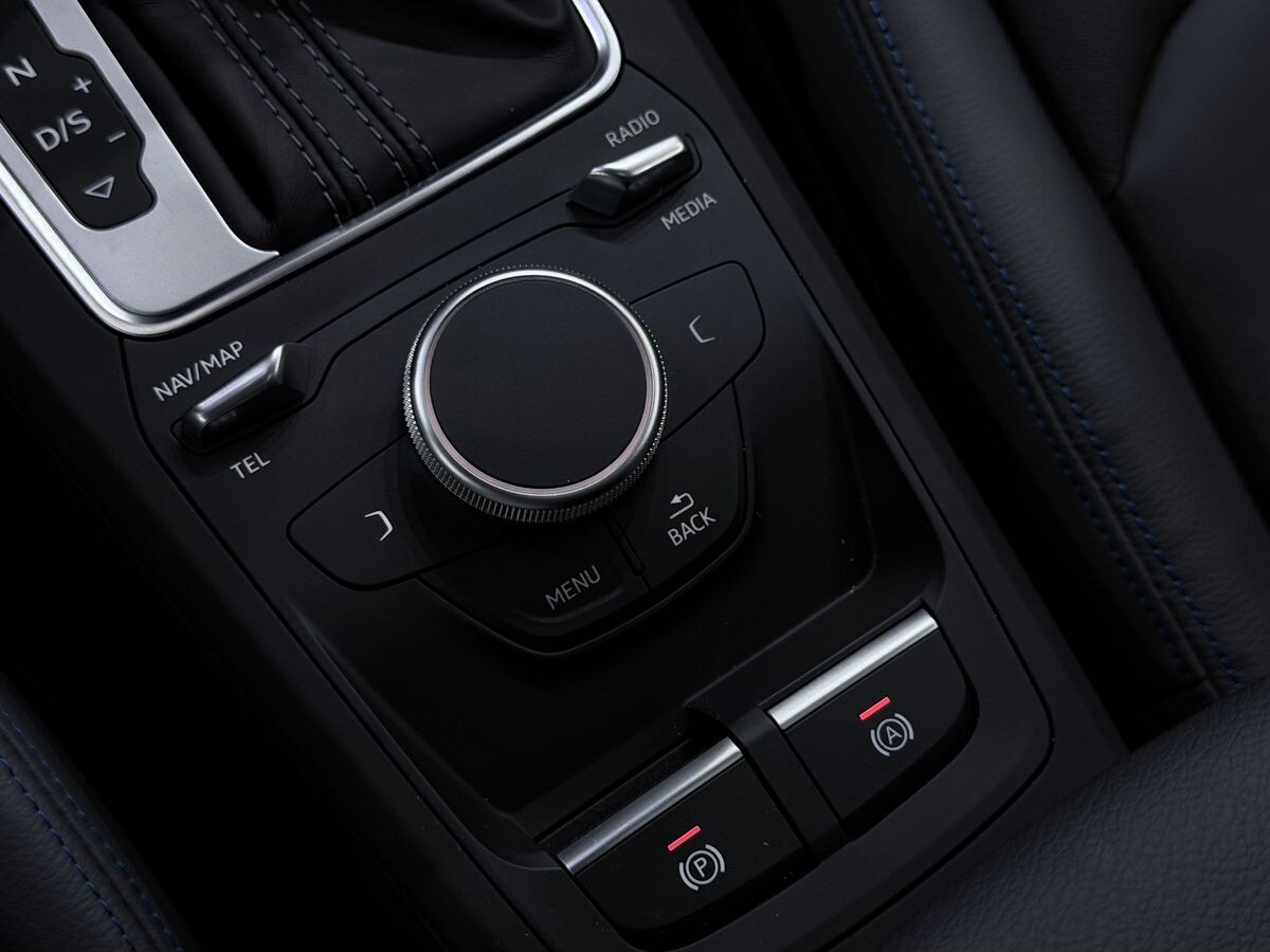 Audi Q2 2021 - фото автомобиля