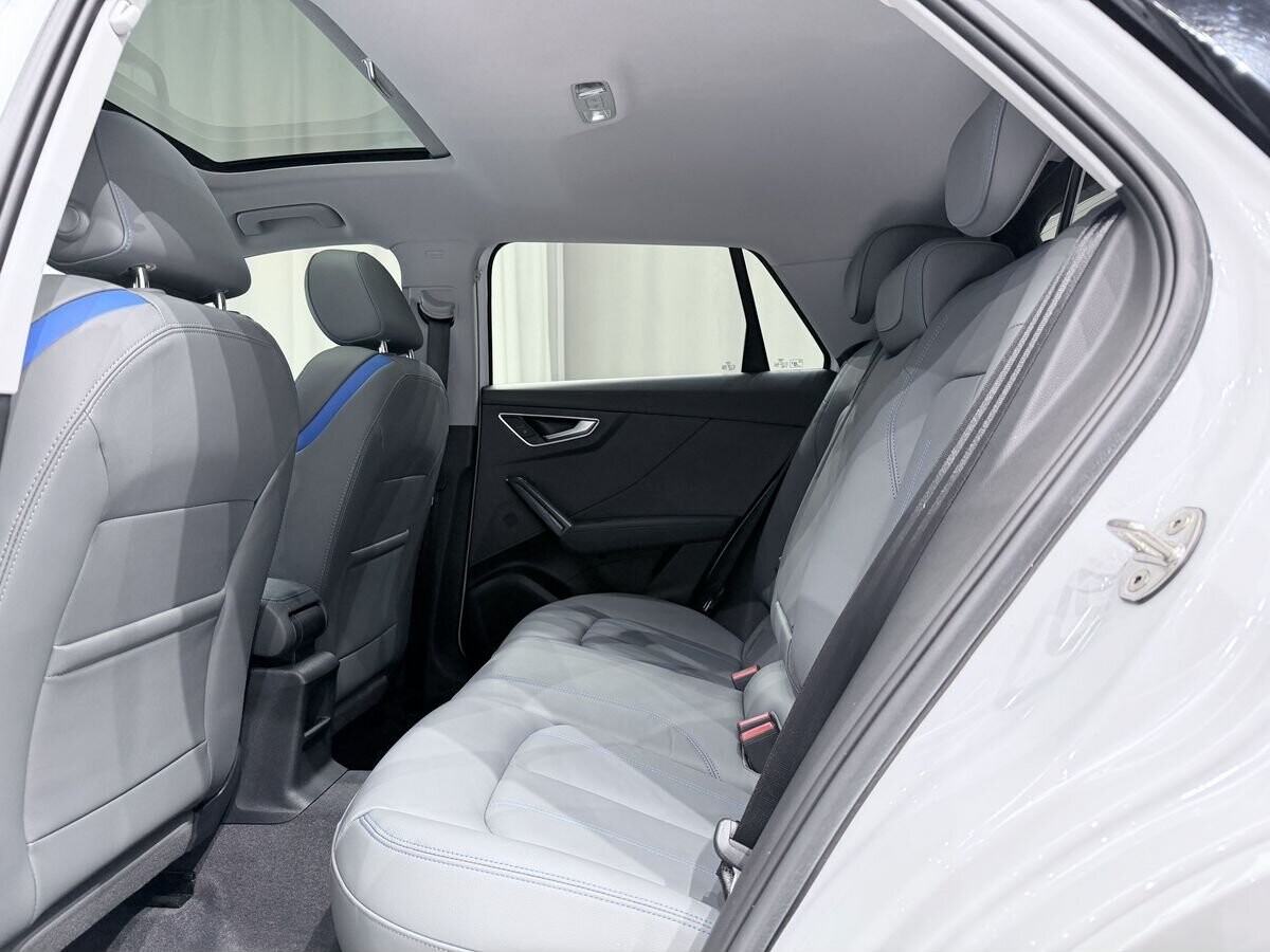 Audi Q2 2021 - фото автомобиля