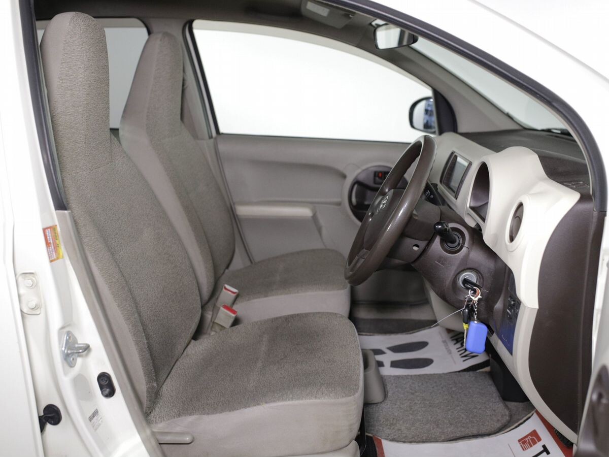 Toyota Passo 2011 - фото автомобиля
