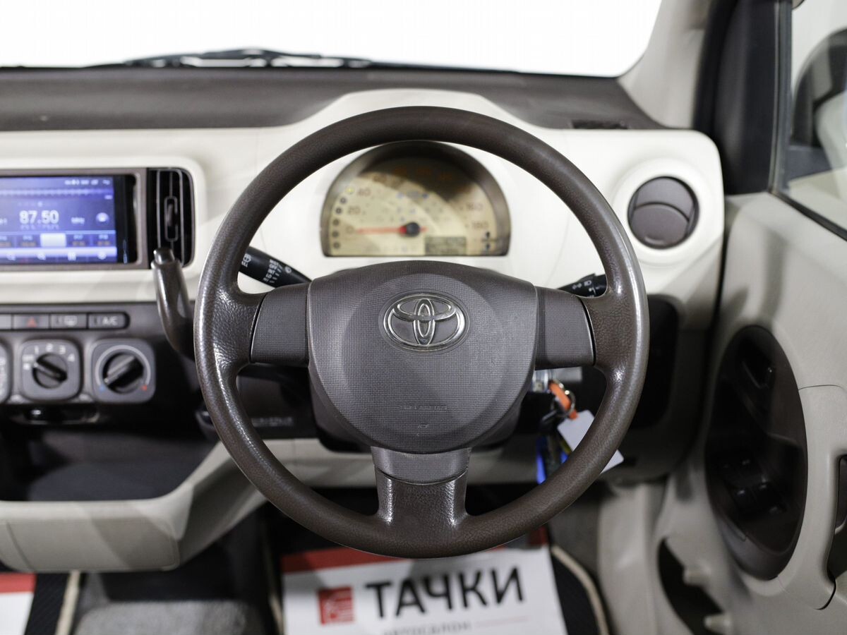 Toyota Passo 2011 - фото автомобиля