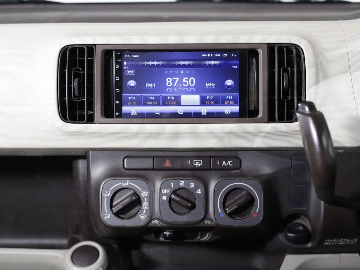 Toyota Passo 2011 - фото автомобиля
