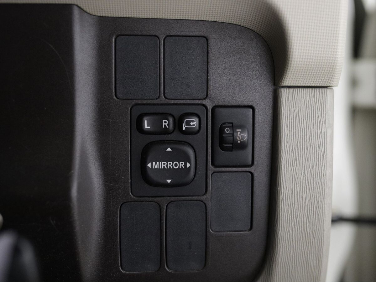 Toyota Passo 2011 - фото автомобиля