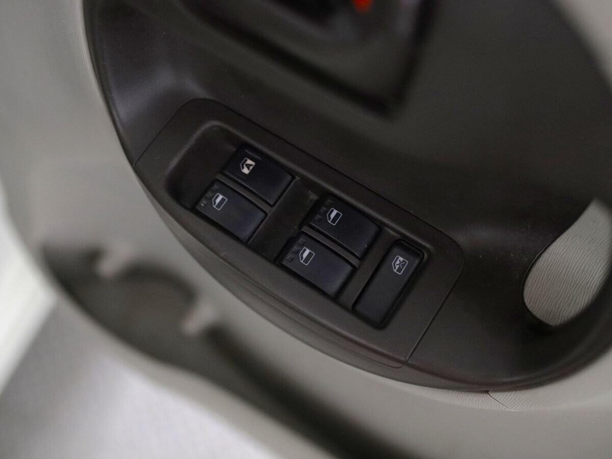Toyota Passo 2011 - фото автомобиля