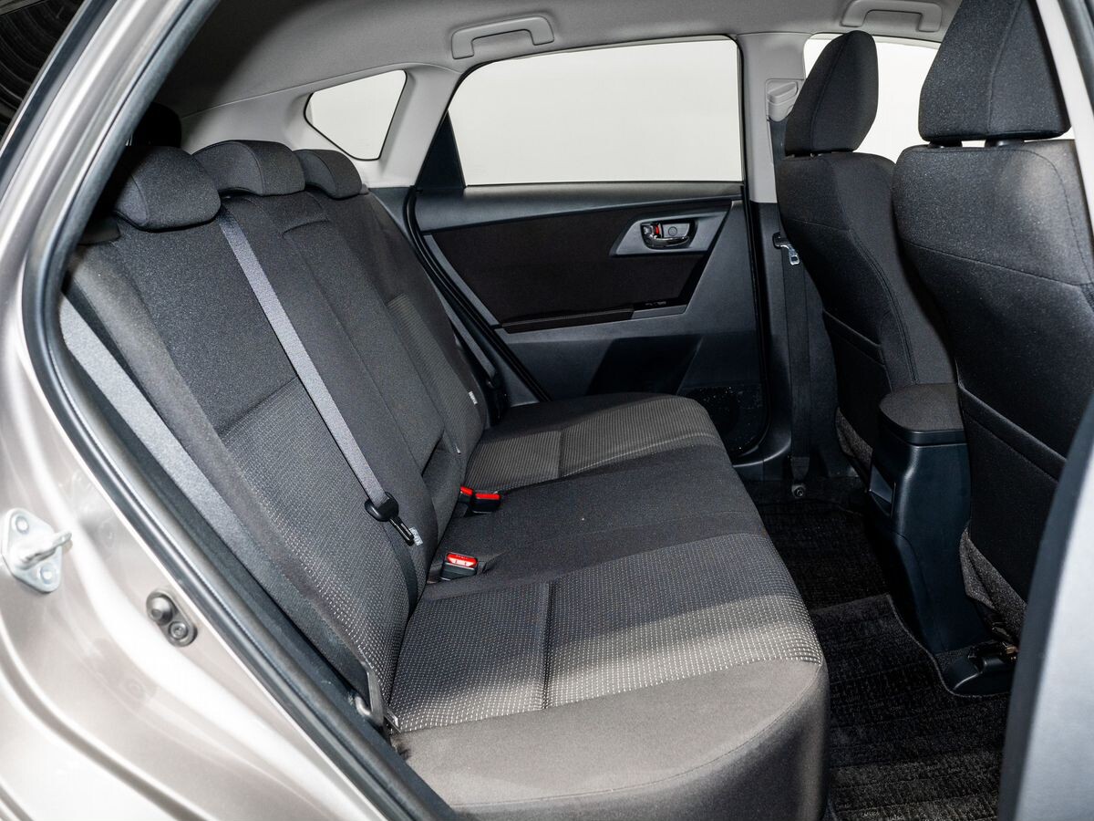 Toyota Auris 2013 - фото автомобиля