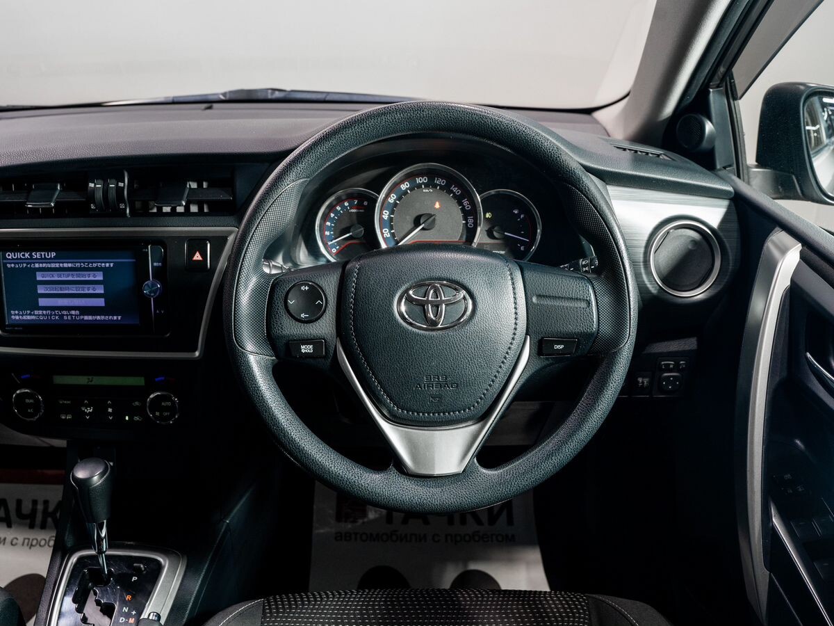 Toyota Auris 2013 - фото автомобиля