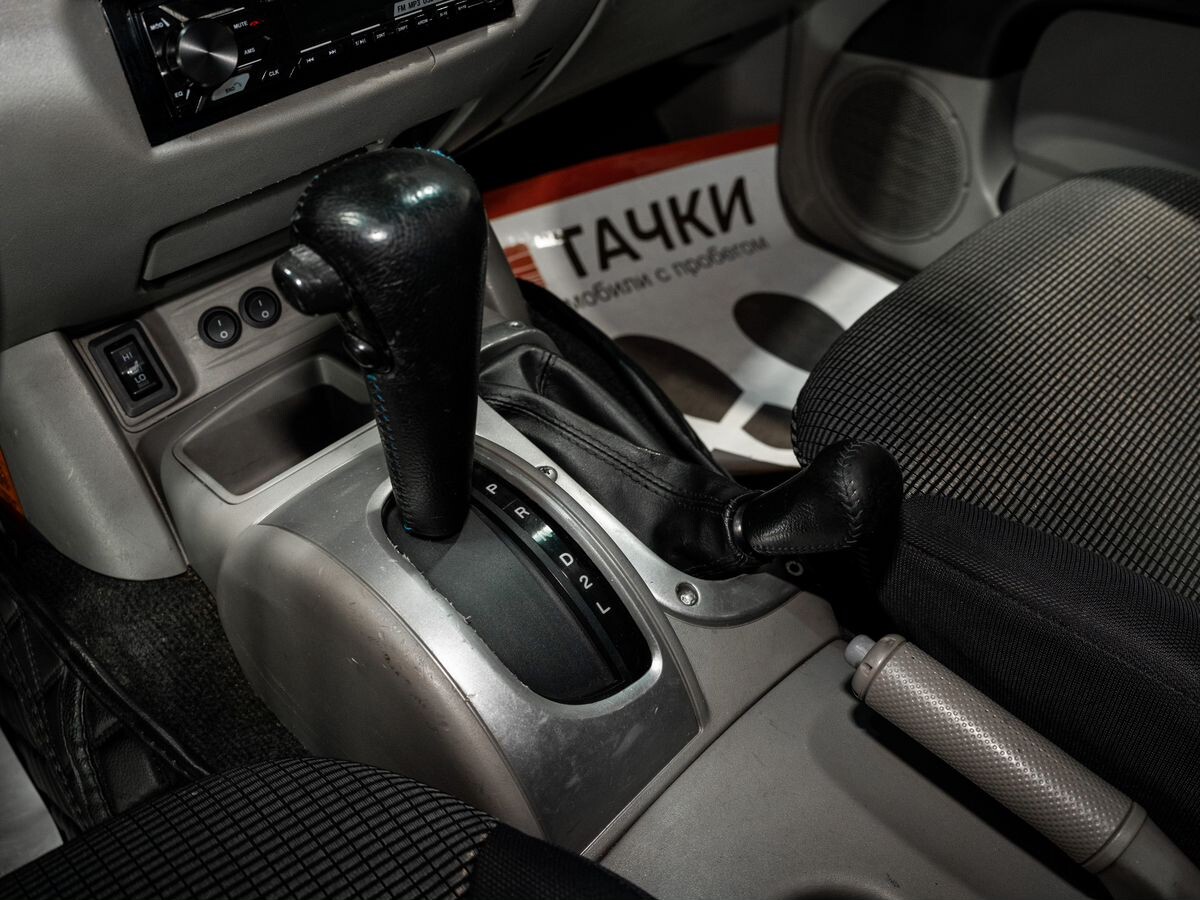 Mitsubishi L200 2008 - фото автомобиля