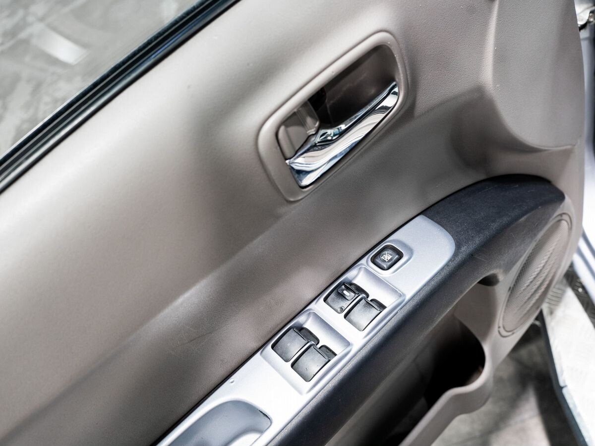 Mitsubishi L200 2008 - фото автомобиля