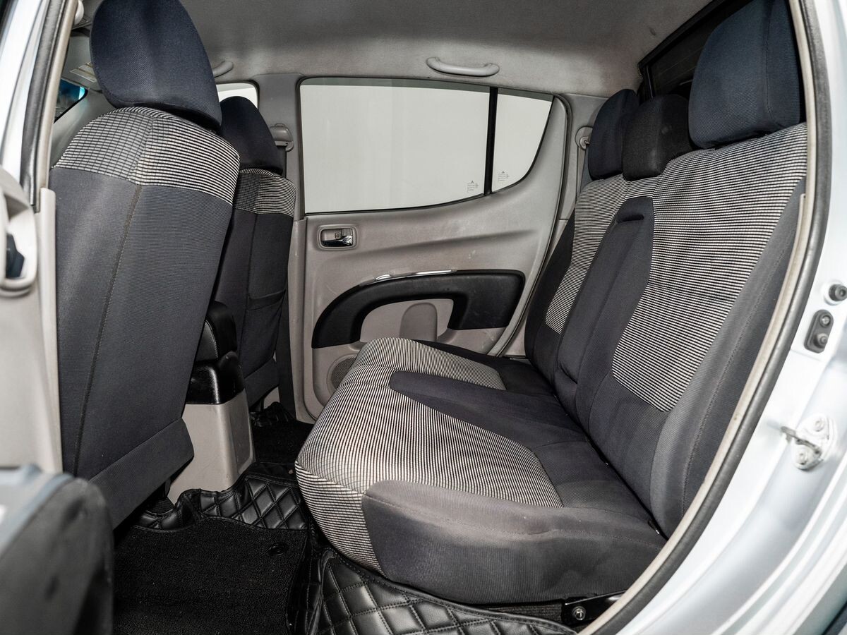 Mitsubishi L200 2008 - фото автомобиля