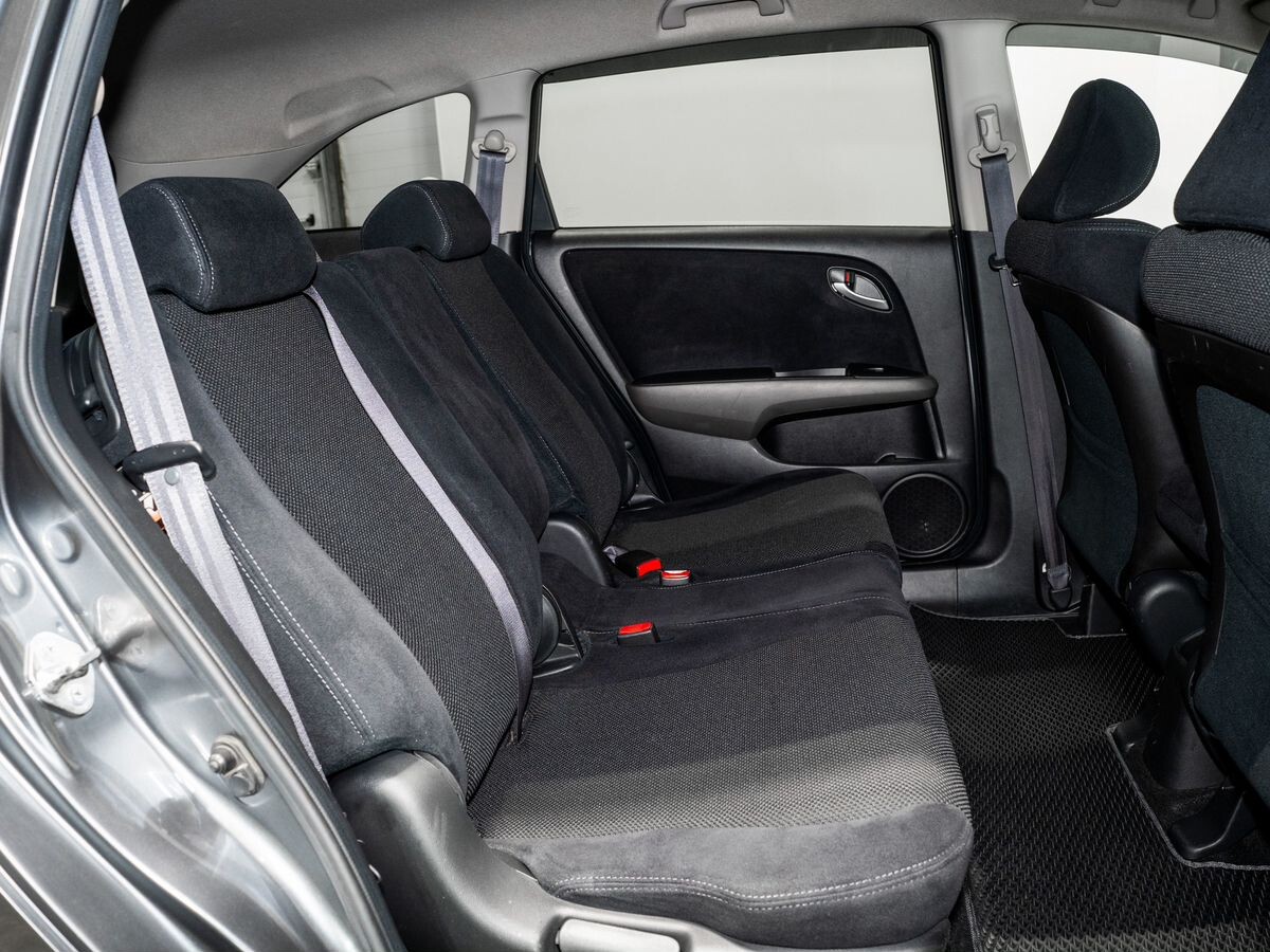 Honda Stream 2009 - фото автомобиля