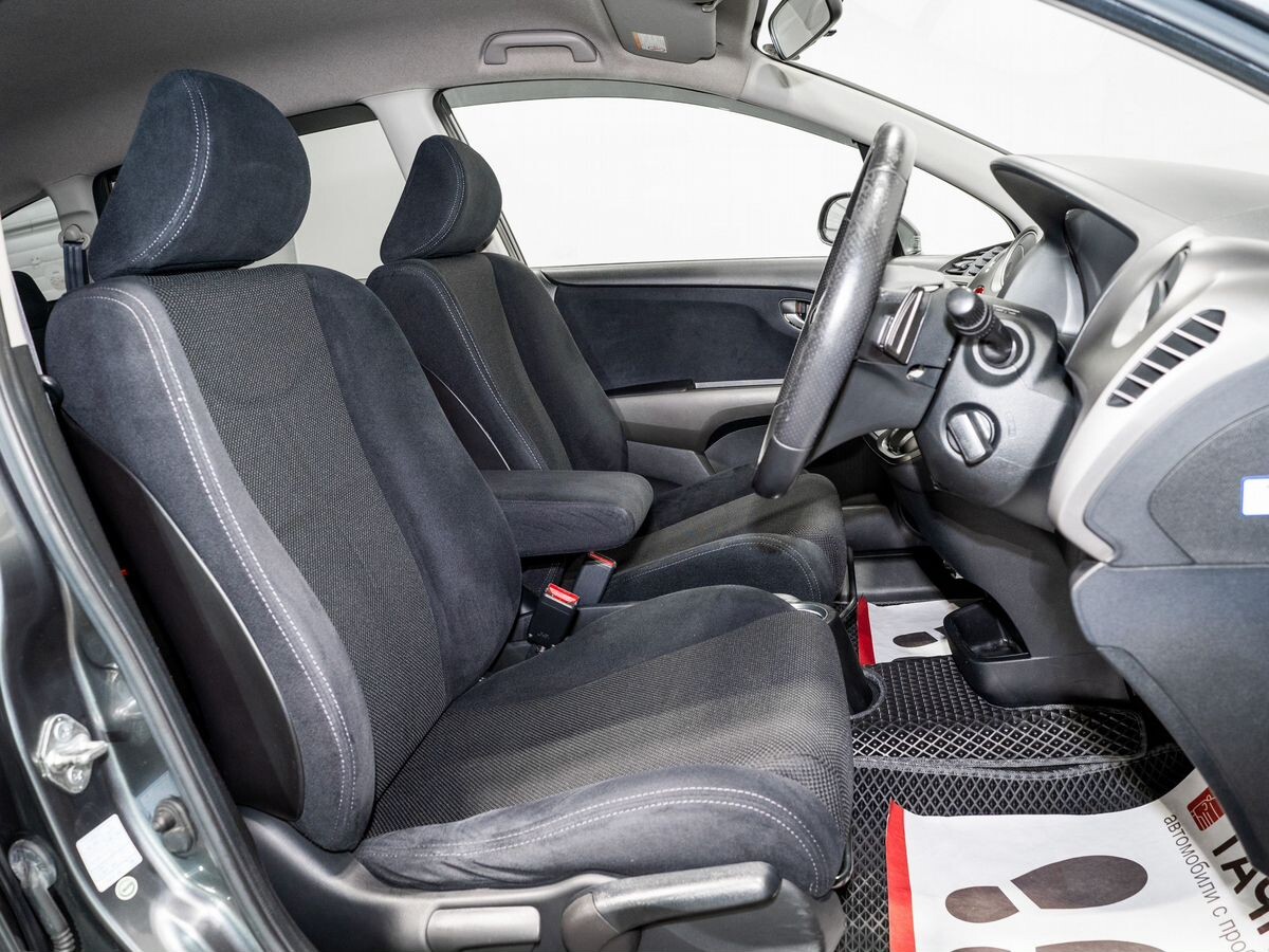 Honda Stream 2009 - фото автомобиля