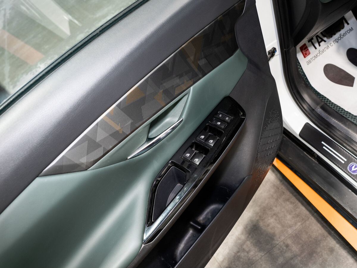 Changan UNI-T 2023 - фото автомобиля