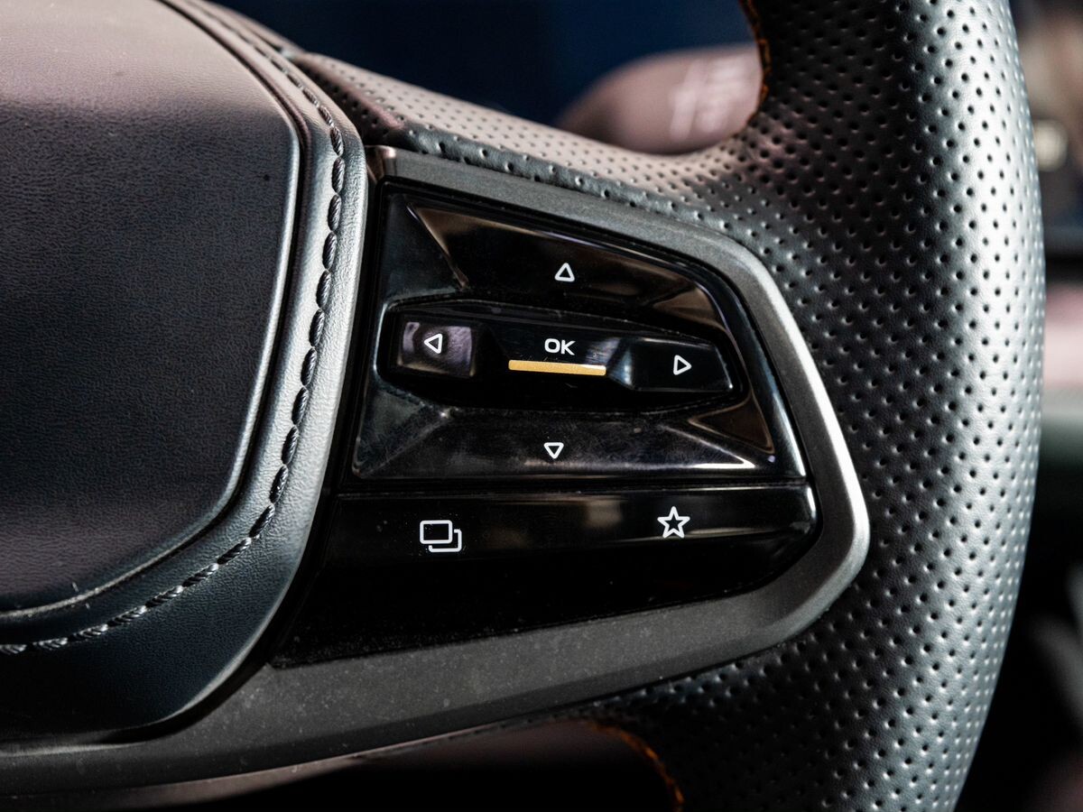 Changan UNI-T 2023 - фото автомобиля