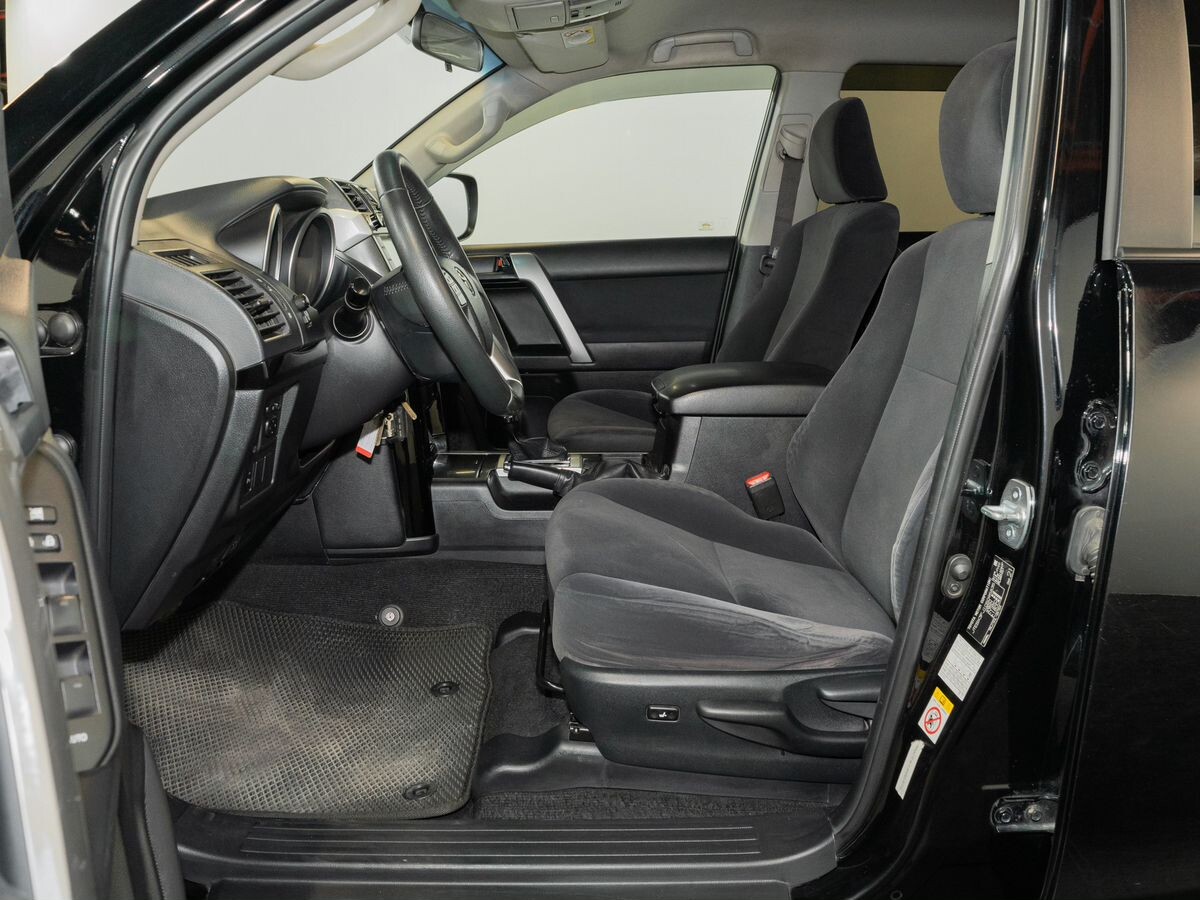 Toyota Land Cruiser Prado 2016 - фото автомобиля