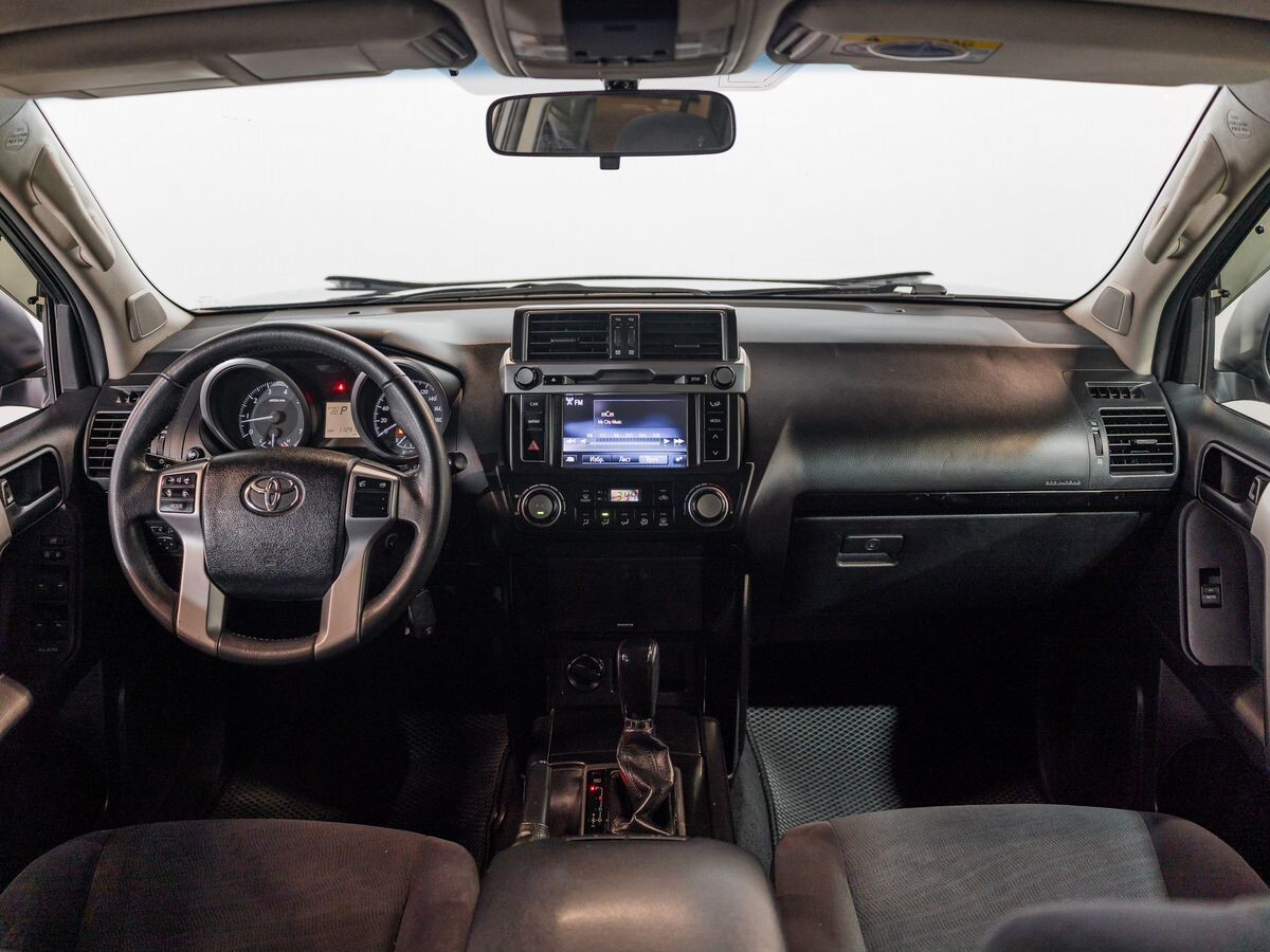 Toyota Land Cruiser Prado 2016 - фото автомобиля