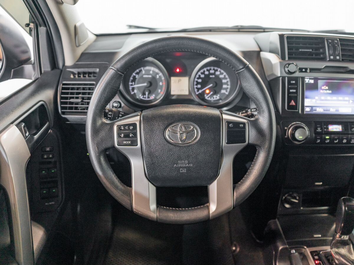 Toyota Land Cruiser Prado 2016 - фото автомобиля