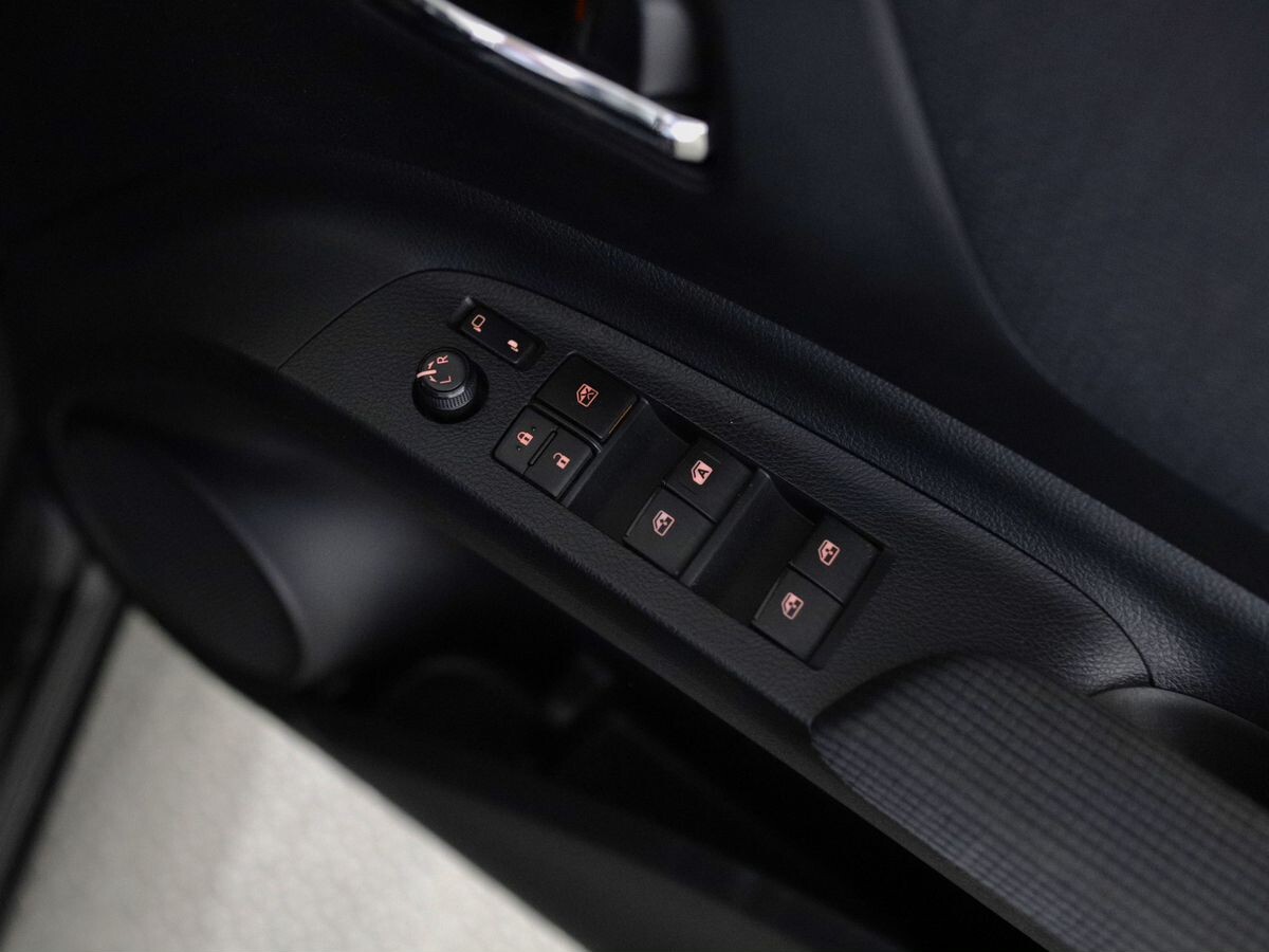 Toyota Sienta 2016 - фото автомобиля